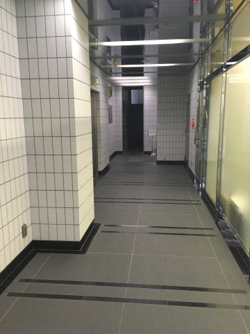 千葉市中央区院内１丁目の事務所のエントランス