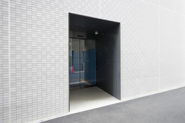 レジュールアッシュ谷町四丁目グランクラスのエントランス