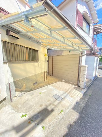 別府貸家の駐車場