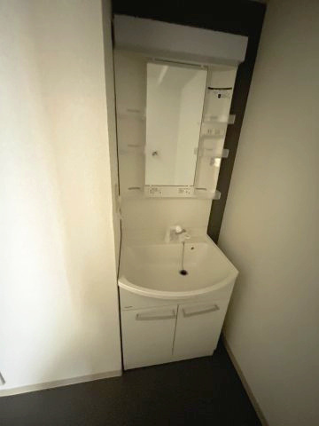 富士藤田マンションの洗面所|イメージとして他号室の部屋写真を表示しています
