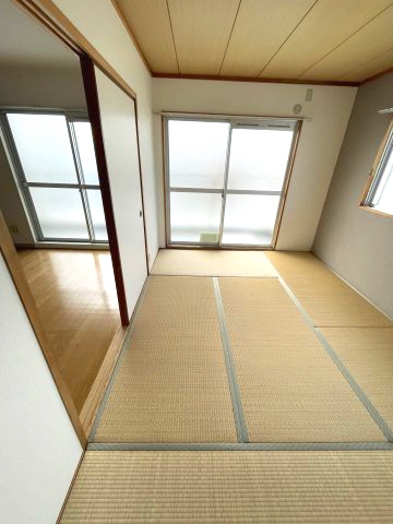 富士藤田マンションの和室|イメージとして他号室の部屋写真を表示しています