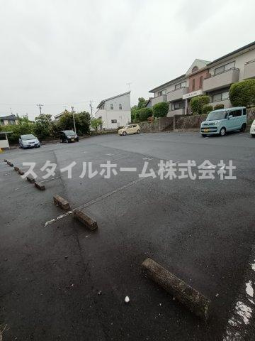 ベルバランセ小坂井の駐車場