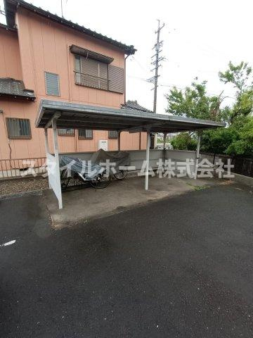 ベルバランセ小坂井の駐車場