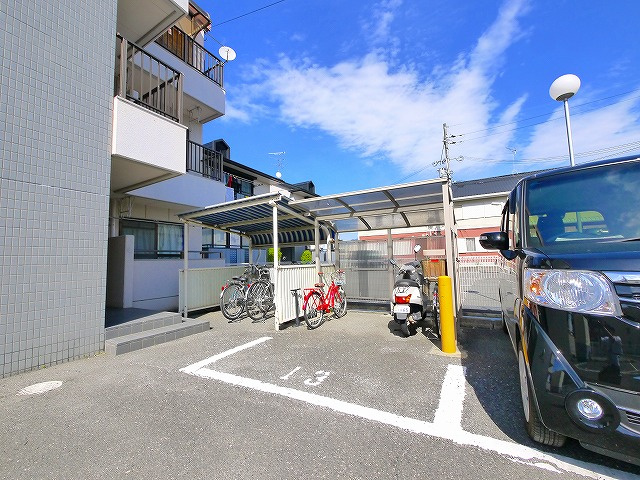 ボヌールＡの駐車場
