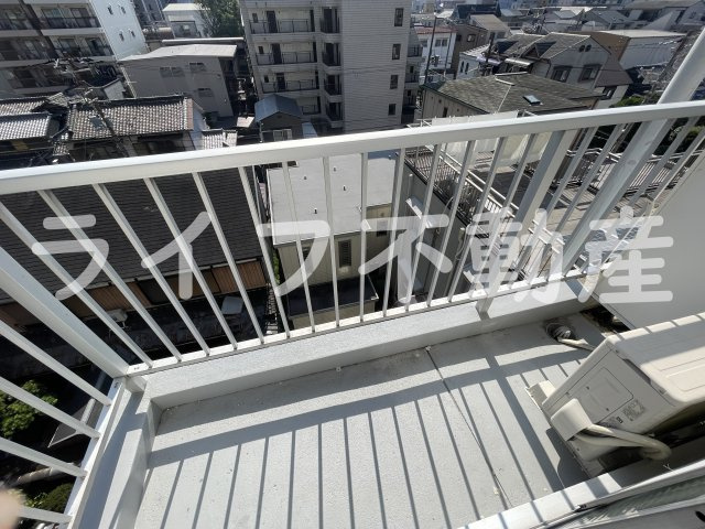大宝菱屋西ロイヤルハイツのバルコニー|広々としたバルコニーです