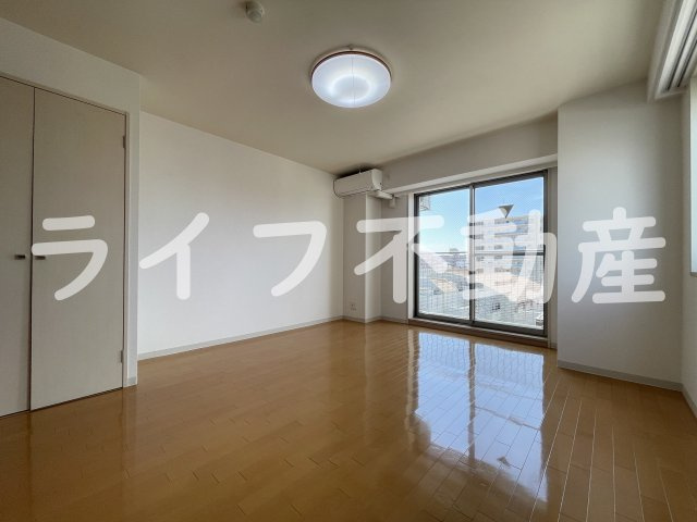 八戸ノ里HIROビルの居間・リビング|こちらの居間で趣味の時間をお楽しみください