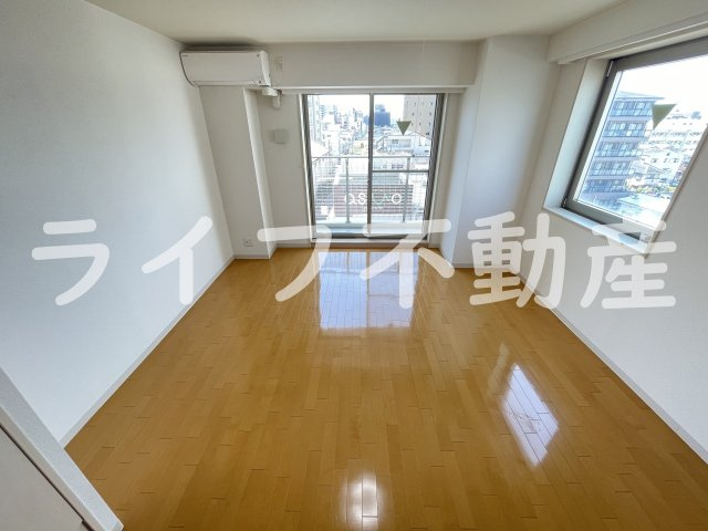 八戸ノ里HIROビルの居間・リビング|使いやすい居間です