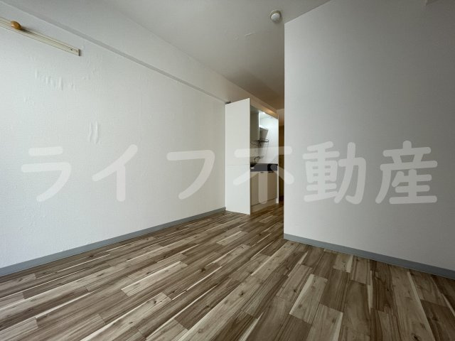 メゾン若江の洋室|ゆったりした洋室です