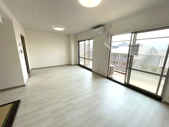 PHOENIX COURT 交野Ⅰの居間・リビング|(参考)同マンション同間取り他部屋の写真