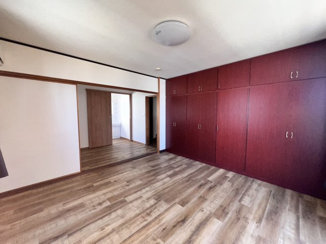 西尾市寄住町貸事務所の内装