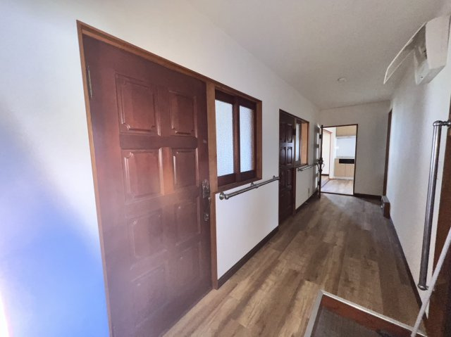 西尾市寄住町貸事務所の内装