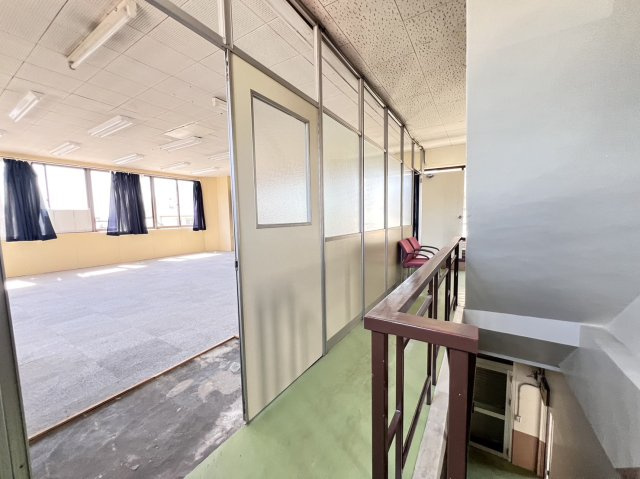 西尾市寄住町貸事務所の内装