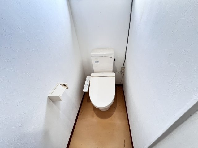 西尾市寄住町貸事務所のトイレ