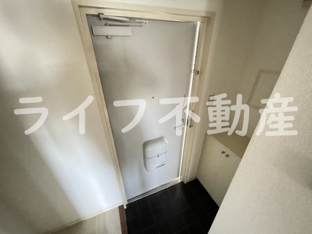 ウイングハウスの玄関