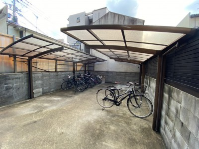 ウィズ大宮通（旧ハイランド島原）の駐車場|駐輪場
