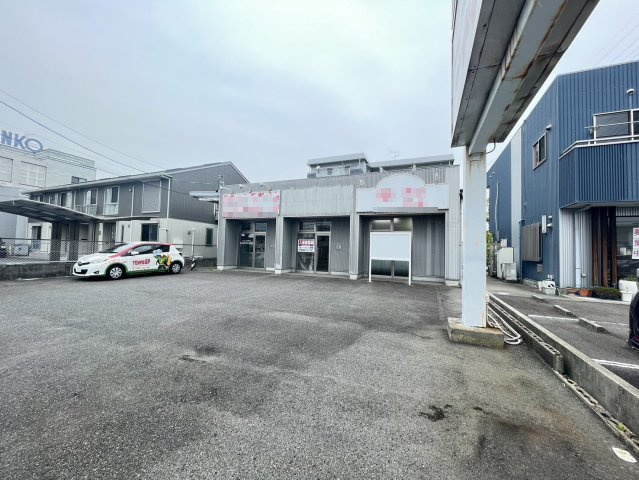 内藤店舗の駐車場