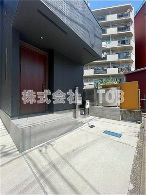 【エントランス】 | Kolet芦花公園＃04～コレットロカコウエン～ | 玄関ドア　メールBOX　宅配BOX