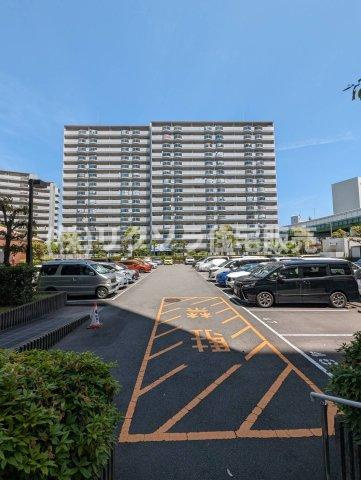 メイプルパーク・スクエア東壱番館の駐車場|駐車スペース
■物件内覧・資金計画相談・住宅ローン相談、リフォーム相談、お問合せ受付中■
※当日・翌日のご内覧、ご相談はお電話でのお問合せがスムーズです！