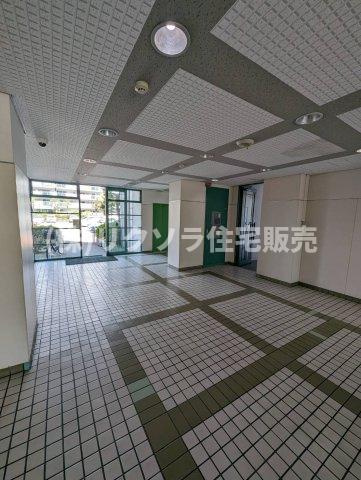 メイプルパーク・スクエア東壱番館のエントランス|エントランス内部
■物件内覧・資金計画相談・住宅ローン相談、リフォーム相談、お問合せ受付中■
※当日・翌日のご内覧、ご相談はお電話でのお問合せがスムーズです！