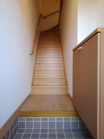 メゾン二見の玄関|収納もある玄関です