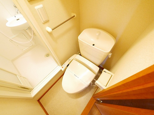レオパレス大和郡山のトイレ|清潔感のあるトイレです