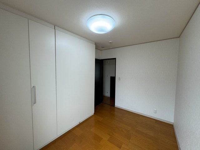 ‐三丁目不動産-　熊谷市中央5丁目の洋室