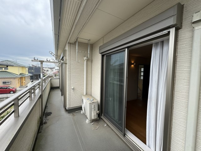 ‐三丁目不動産-　熊谷市中央5丁目のバルコニー