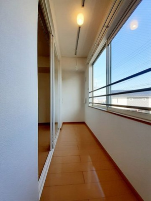 【バルコニー】 | パレス・シュティルＢ | バルコニーからの眺めを楽しみながら食事をしませんか