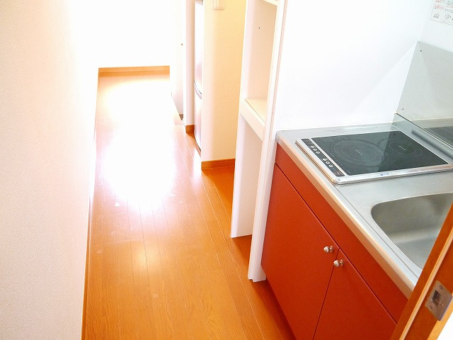 レオパレス伏見Ⅲの内装|明るい色調の室内です