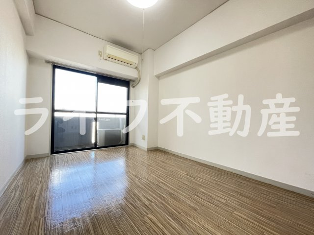 エクセルシオール長田の居間・リビング|こちらの居間で趣味の時間をお楽しみください