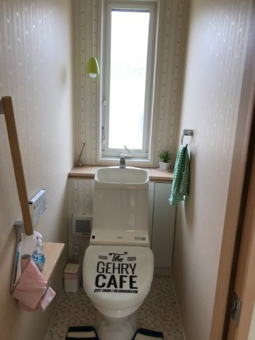 和歌山市栄谷・中古戸建・54566のトイレ