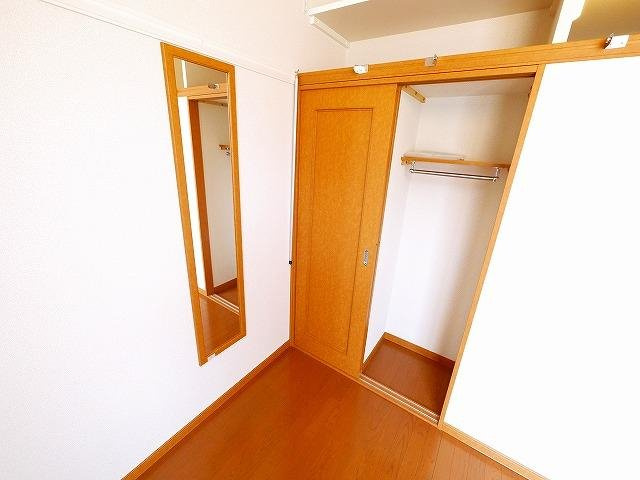 レオパレスＡｄｖａｎｃｅ富雄の収納|大きなものも収納できそうです