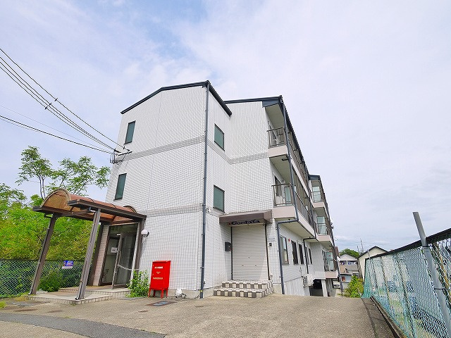ゴールデンロートス木津の外観