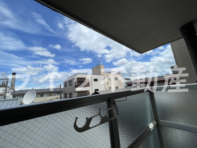 CTビュー八戸ノ里のバルコニー|お洗濯にも便利なバルコニー付き