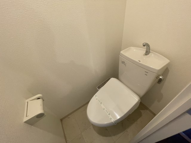 南堀江プライマリーワンのトイレ|イメージとして同建物他部屋を表示しています