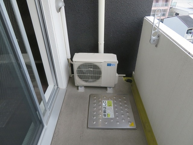 ウインズコート今福西のバルコニー