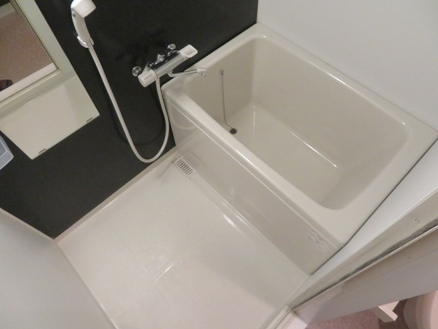 ウインズコート今福西の浴室