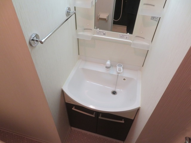 ウインズコート今福西の洗面所