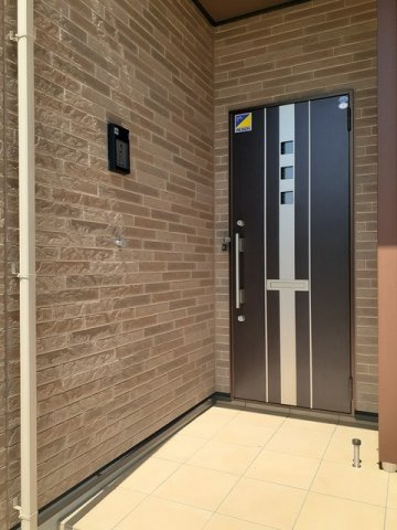 サンシャイン　フラワーの玄関