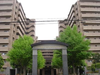 ライオンズマンション四条大宮ガーデンシティの外観