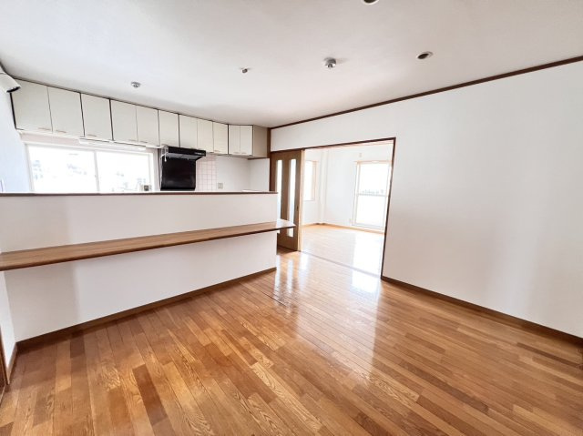 志篭谷町 ハッピーコートの居間・リビング