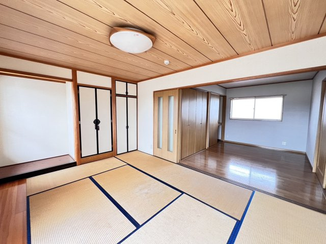 志篭谷町 ハッピーコートの和室