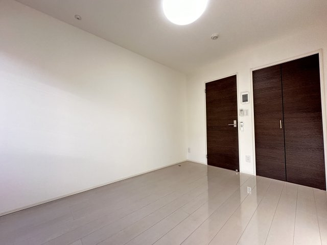★落ち着いた色調の寝室です★