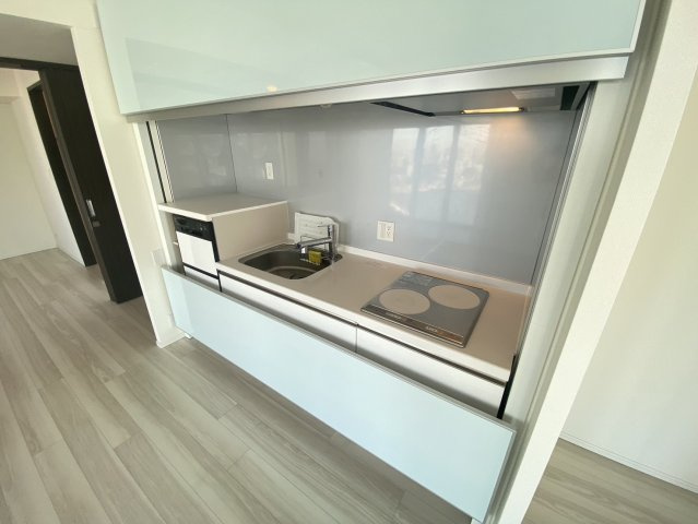 キッチン
SOHO住戸なので目隠しでキッチンを隠すことができます。