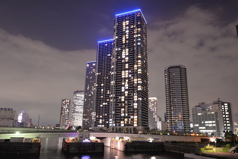 平成27年築・総戸数1450戸・地上52階建免震構造マンション