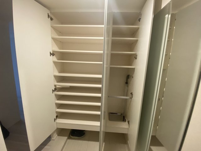 シューズボックス