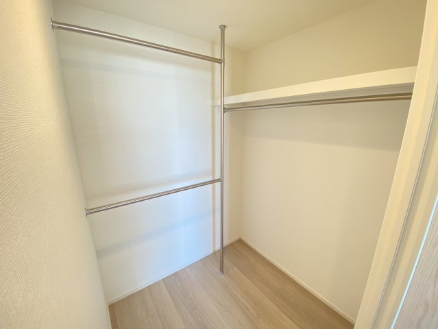 7.0帖洋室のウォークインクローゼット