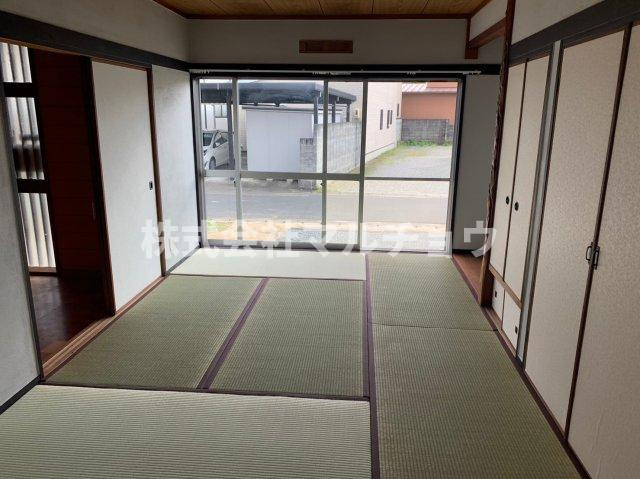 上屋敷一戸建の和室|ゆったりとくつろげる和室です