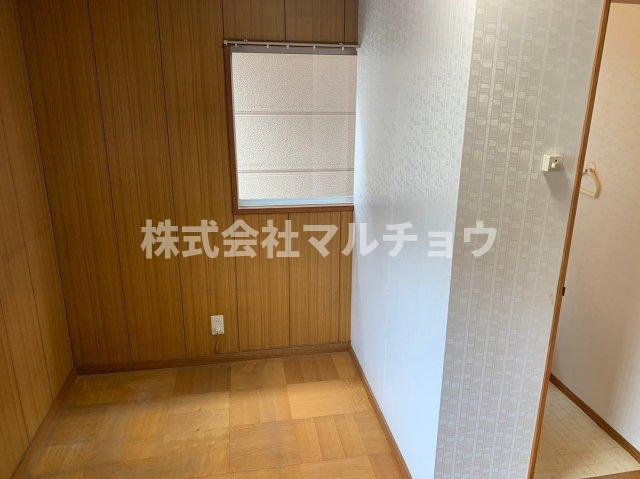 上屋敷一戸建の洋室|広々とした洋室です
