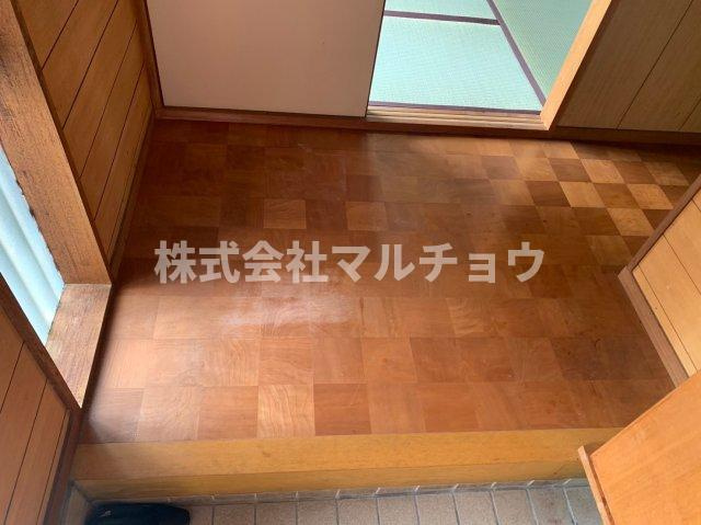 上屋敷一戸建の玄関|収納もある玄関です
